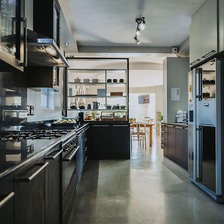 The Edge Boutique Bed And Breakfast 고누비 외부 사진