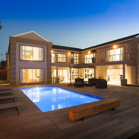The Edge Boutique Bed And Breakfast 고누비 외부 사진
