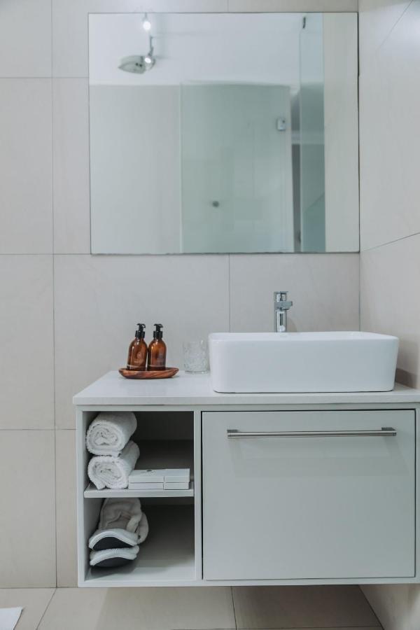 The Edge Boutique Bed And Breakfast 고누비 외부 사진